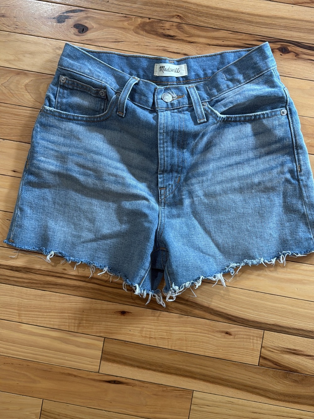 Madewell Light Wash Frayed Hem Denim Shorts size 26 and 27 - Picture 1 of 3